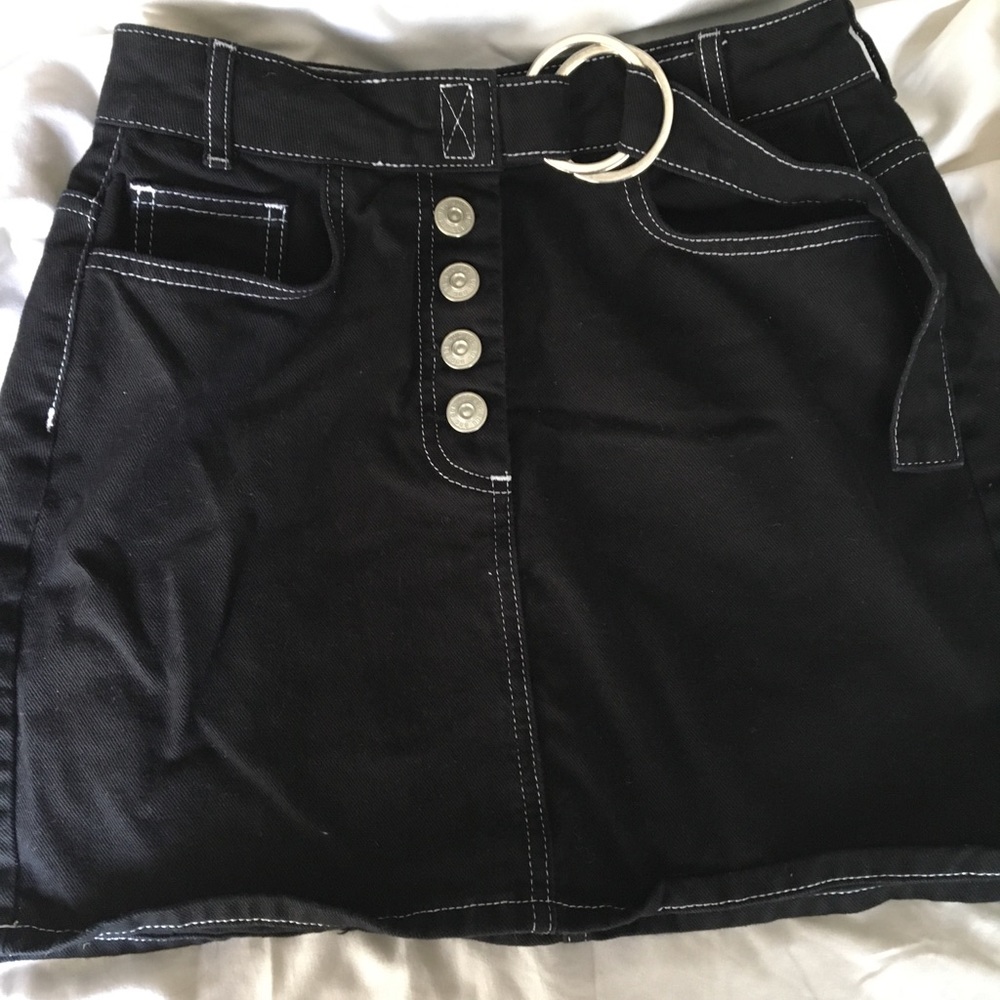 BLD size M black mini skirt